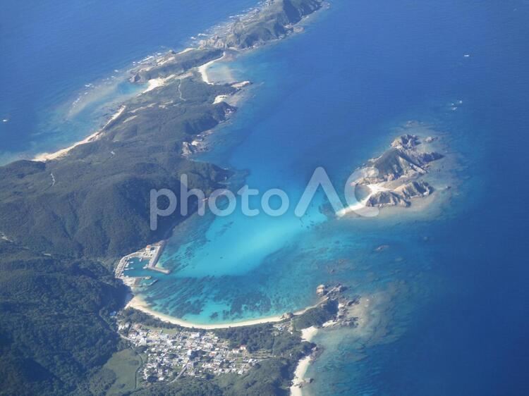 渡嘉敷島と離島上空2（Okinawa/Japan） 渡嘉敷島,渡嘉敷ブルー,航空写真の写真素材