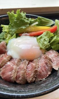 ステーキ丼 ステーキ丼 ステーキ丼,丼,肉の写真素材