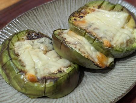 白茄子のチーズのせ 白茄子のチーズのせ ナス,野菜,チーズの写真素材