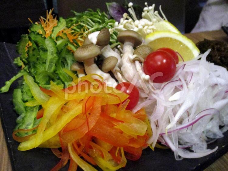 しゃぶしゃぶ　イメージ しゃぶしゃぶ,野菜,盛り合わせの写真素材