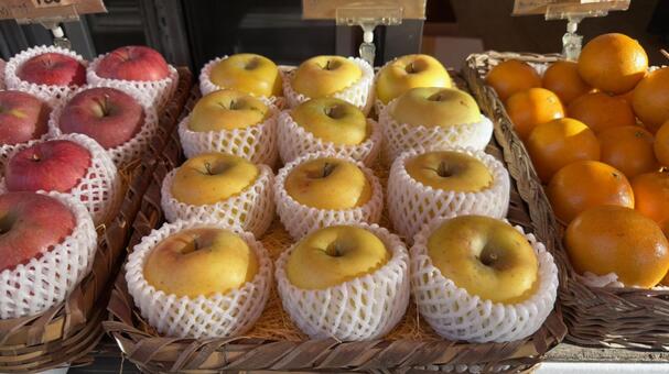 道の駅の信州黄色いりんご りんご,リンゴ,信州の写真素材