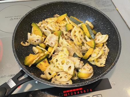 野菜炒め 野菜炒め 野菜炒め,炒める,炒めものの写真素材