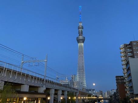 スカイツリー 空 線路 スカイツリー 空 線路の写真
