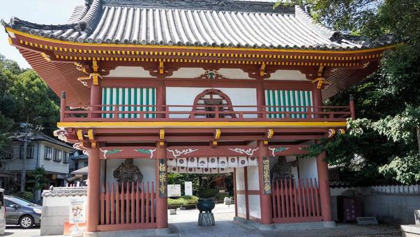 第二番札所 極楽寺 仁王門 第二番札所 極楽寺 仁王門の写真