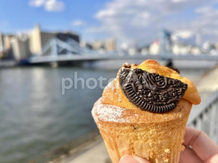 隅田川とオレオクッキーのマフィン 隅田川,オレオ,クッキーの写真素材