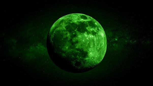 緑色の月アップ1 緑色の月アップ1の写真