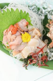 つぶ貝とサザエ つぶ貝とサザエ つぶ貝,サザエ,貝の写真素材
