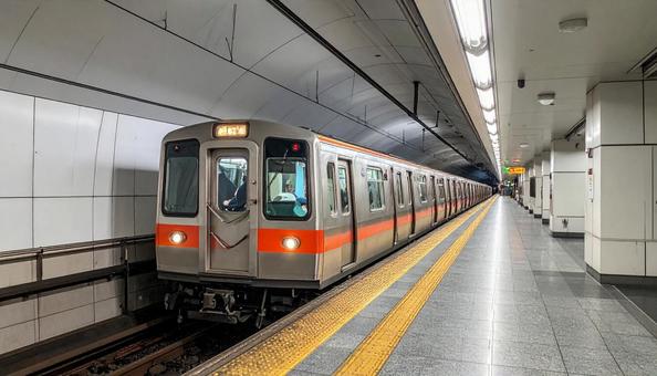 地下鉄の駅 地下鉄の駅の写真