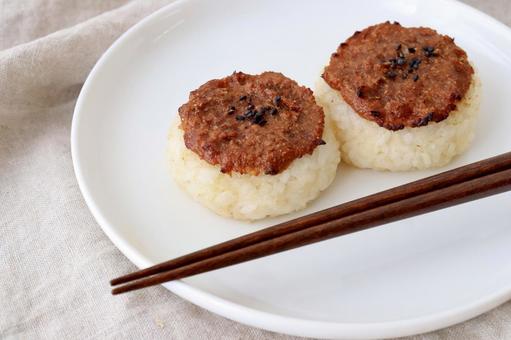 味噌焼きおにぎり タイトルスペースあり 味噌焼きおにぎり タイトルスペースあり おにぎり,焼きおにぎり,味噌の写真素材