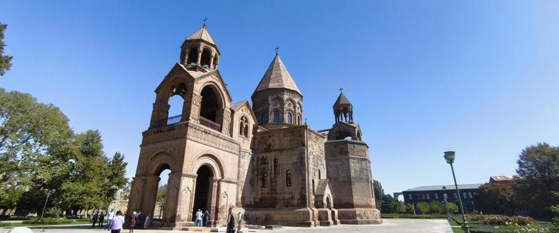 エチミアジン大聖堂(アルメニア) エチミアジン大聖堂(アルメニア)の写真