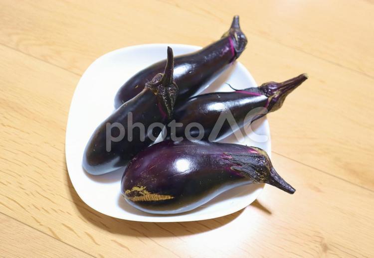 採れたてのナス なす,ナス,野菜の写真素材