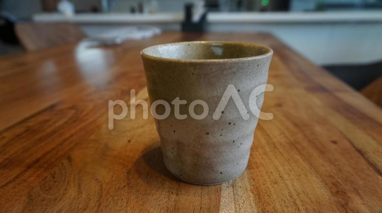 陶器のグラス(白) コップ,陶器,グラスの写真素材