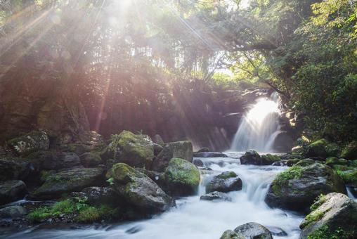 熊本県　夏の夫婦滝 熊本県,熊本,九州の写真素材