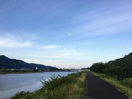 土手 土手の写真