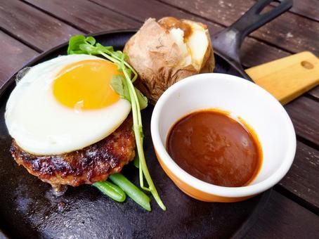 ハンバーグステーキ ハンバーグステーキ ハンバーグステーキ,ハンバーグ,料理の写真素材