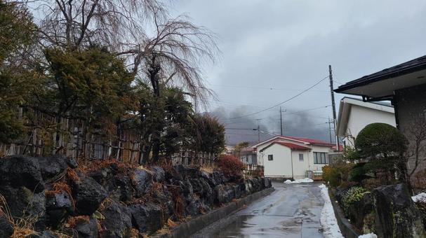 住宅街の小道 住宅街の小道 田舎,道,通りの写真素材