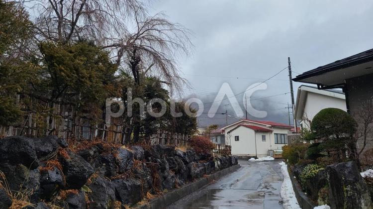住宅街の小道 田舎,道,通りの写真素材
