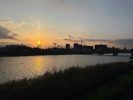 川辺の黄昏風景 川,河川,夕景の写真素材