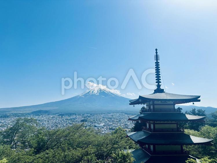 初夏前の富士の景色 木,空,風景の写真素材