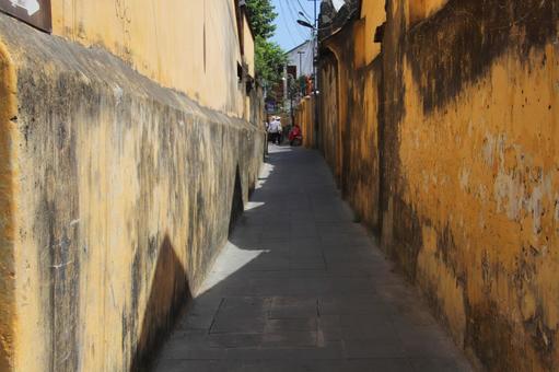 ベトナムホイアンの路地風景 ベトナム,ホイアン,路地の写真素材