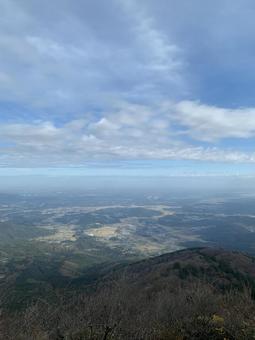 山頂から見渡す平野 山頂から見渡す平野の写真