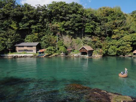 矢島観光たらい舟 佐渡島 矢島観光たらい舟 佐渡島 佐渡島,新潟県,海の写真素材