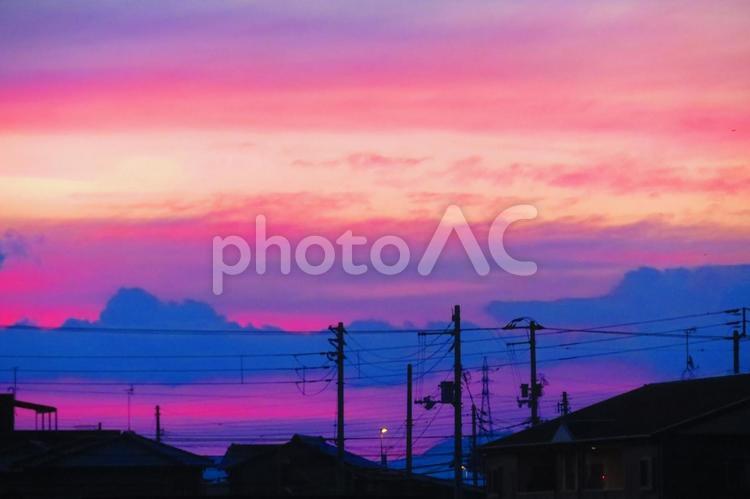 １１月上旬の大池からの朝焼けの空 背景,朝焼けの空,空の写真素材