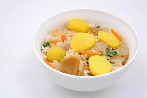 栗五目ご飯 栗五目ご飯 栗五目ご飯,栗ご飯,炊き込みご飯の写真素材