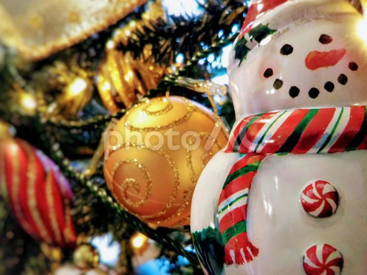 ガラスボールとスノーマン　オーナメント クリスマス,スノーマン,オーナメントの写真素材