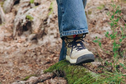 道を踏みしめる足元　アップの写真