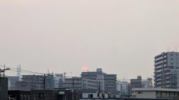 月のような夕陽 月のような夕陽の写真