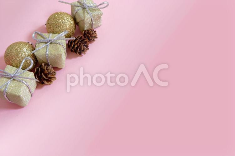 クリスマスのフレーム素材 クリスマス,フレーム,ピンクの写真素材