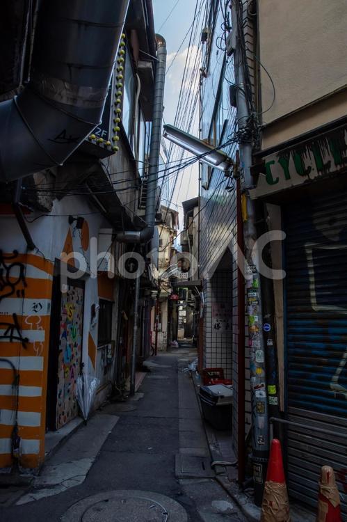 三軒茶屋の路地裏 路地裏,路地,三軒茶屋の写真素材