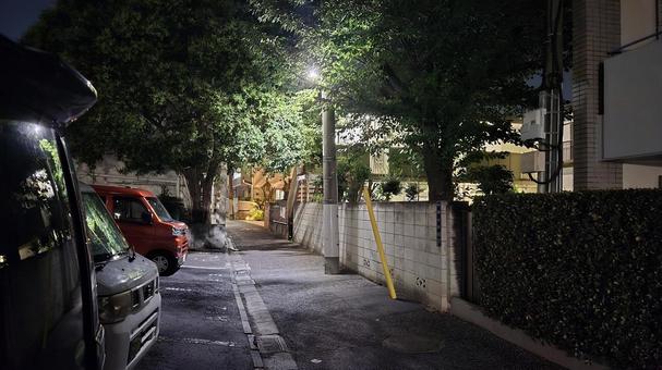 夜の街 ホラーイメージ背景 夜の街 ホラーイメージ背景 街並み,住宅地,道路の写真素材
