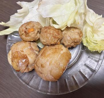 肉団子と鶏の照り焼き 肉団子と鶏の照り焼き 肉団子,照り焼き,鶏の写真素材
