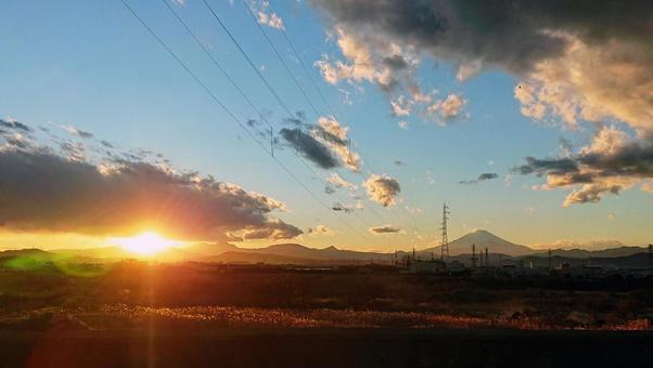 夕日と富士山 夕日と富士山の写真