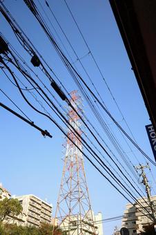 電線と鉄塔 青空,鉄塔,電線の写真素材