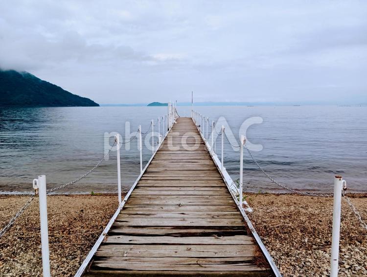 桟橋　滋賀県高島市　琵琶湖 桟橋,琵琶湖,景色の写真素材