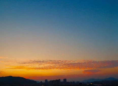 夕暮れの空 夕暮れの空 夕方,オレンジ,空の写真素材