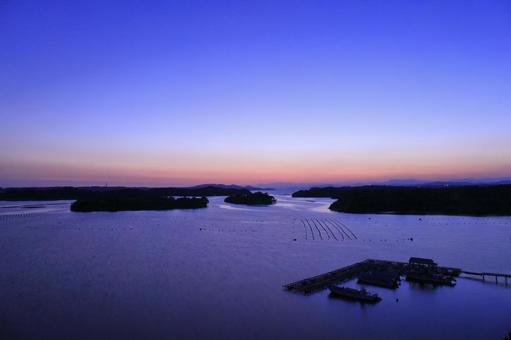 登茂山園地　伊勢　英虞湾　トワイライト 英虞湾,夕景,薄暮空の写真素材