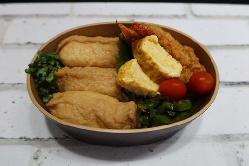手づくり稲荷寿司弁当 手づくり稲荷寿司弁当 弁当,いなり,寿司の写真素材