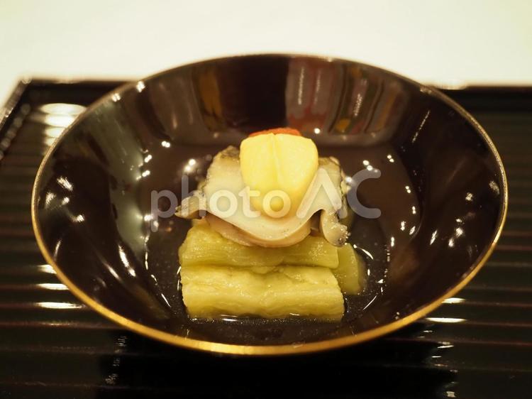 料亭で頂く創作和食フルコースの煮物料理 煮物,煮浸し,和食の写真素材