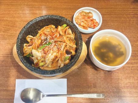チュクミの石焼ビビンバ定食 チュクミの石焼ビビンバ定食 チュクミビビンバ,石焼きビビンバ,イイダコの写真素材