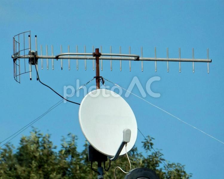 【風景写真】テレビ受信アンテナ アンテナ,テレビ,受信の写真素材