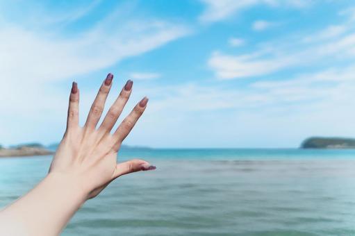 夏空に手を伸ばして自由に② 夏空に手を伸ばして自由に② 夏,海,空の写真素材