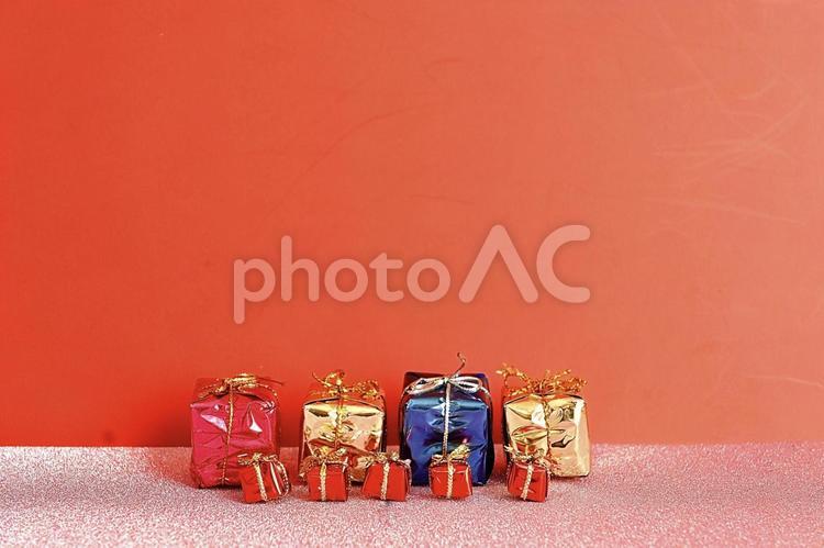 プレゼントの箱いっぱい プレゼント,バレンタイン,バレンタインデーの写真素材