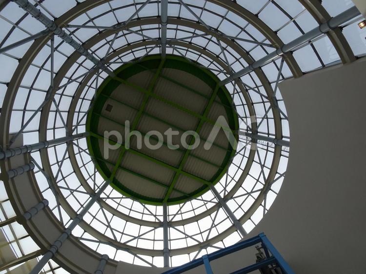 吹き抜けの丸い天井-3 吹き抜け,丸い天井,鉄骨の写真素材