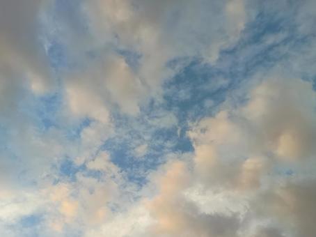 朝の空 空,青空,雲の写真素材