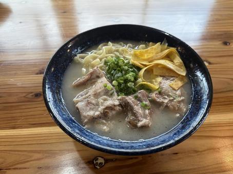 軟骨ソーキそば-沖縄そば 軟骨ソーキそば-沖縄そばの写真