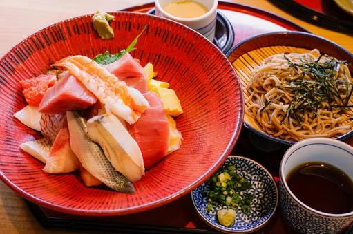極み海鮮丼 極み海鮮丼の写真